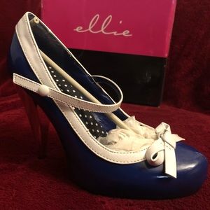 Elle Heels BRAND NEW sz6